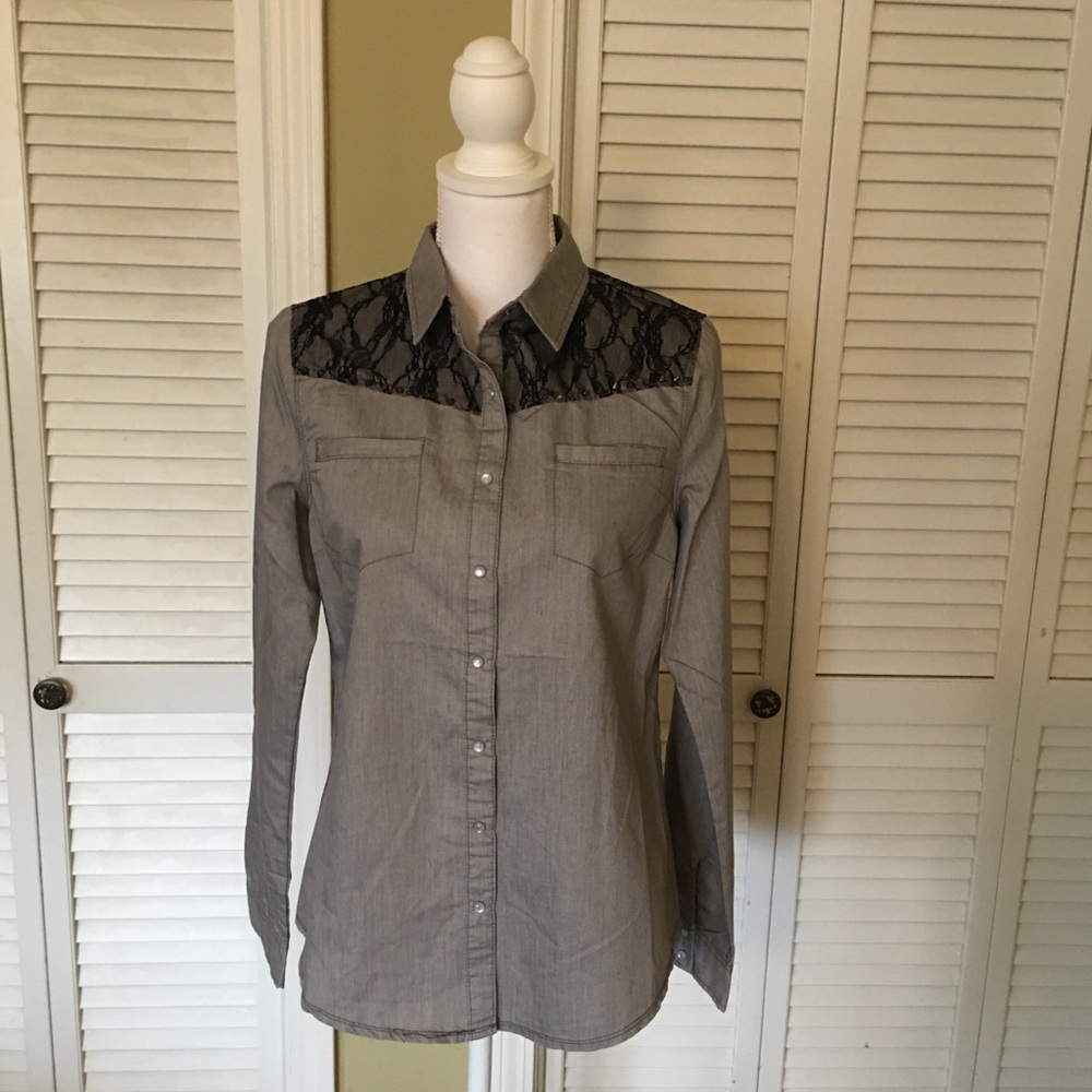 Womens Gray Button-Up Shirt with Black Lace Yoke